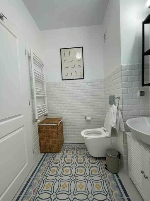 Modern 2-Bedroom Apartment In New Residence 克拉奥华 外观 照片